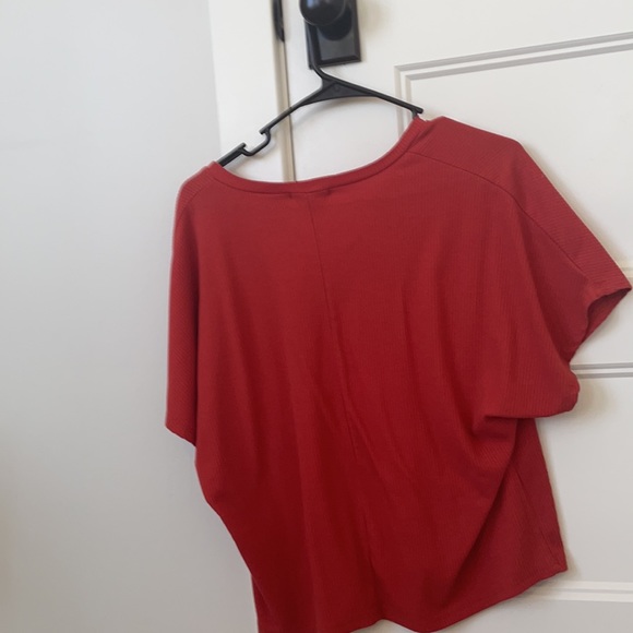red shirt! - Picture 2 of 2